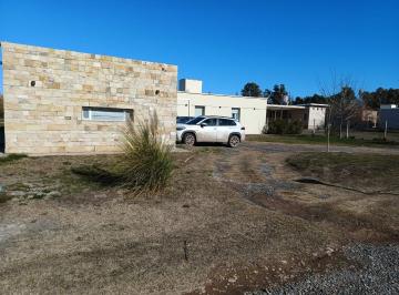 Casa · 230m² · 1 Ambiente · Venta Casa
