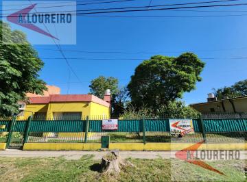 Casa · 80m² · 3 Ambientes · 1 Cochera · Casa en Venta a 200 m de Av Seguí
