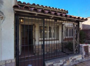 Casa de 6 ambientes, Godoy Cruz · Casa de 397 m² con 2 Dorm. en Venta en Godoy Cruz