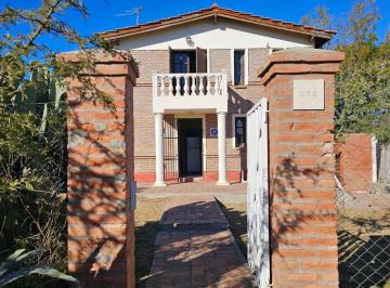 Casa · 97m² · 3 Ambientes · Venta de Casa en Capilla del Monte con Espacio Mul