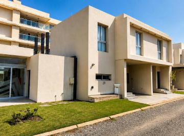 Casa de 9 ambientes, Córdoba · Docta - Dúplex Premium - 3 Dorm | Categoría, Confort y Seguridad