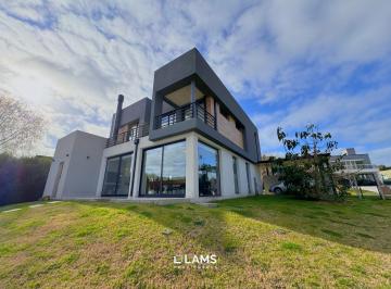 Casa · 170m² · 4 Ambientes · Casa 4 Ambientes en Venta - Arenas del Sur