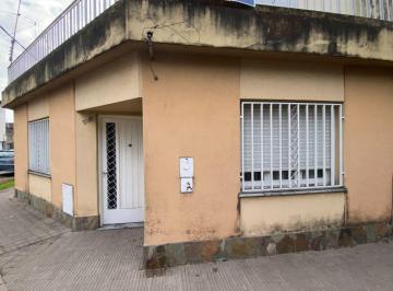 Casa · 60m² · 4 Ambientes · 1 Cochera · Casa 3 Dorm. en Cinco Esquinas