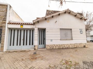 Casa · 143m² · 5 Ambientes · 2 Cocheras · Casa en Venta de 2 Dorm. B Cinco Esquinas
