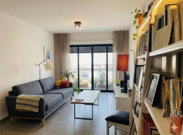 Departamento · 130m² · 4 Ambientes · 1 Cochera · Departamento en Venta 4 Ambientes, con Dependencia. Cochera Privada. Flores