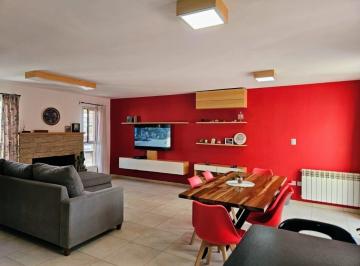 Casa · 142m² · 5 Ambientes · 2 Cocheras · Casa en Plottier