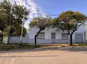 Casa · 199m² · 6 Ambientes · 2 Cocheras · Casa en Venta Centro de San José