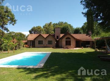 Casa · 180m² · 5 Ambientes · Alq Abril - Noviembre | Confortable Casa con Jardin y Pileta en Barrio Altavista