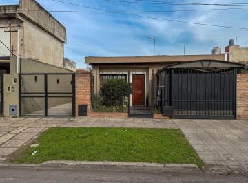 PH · 63m² · 2 Ambientes · 2 Cocheras · Venta PH 2 Ambientes Reciclado Moderno Villa Tesei