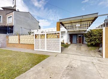 Casa · 125m² · 3 Ambientes · 2 Cocheras · Casa en Venta de 3 Ambientes en Tigre con Quincho y Cochera