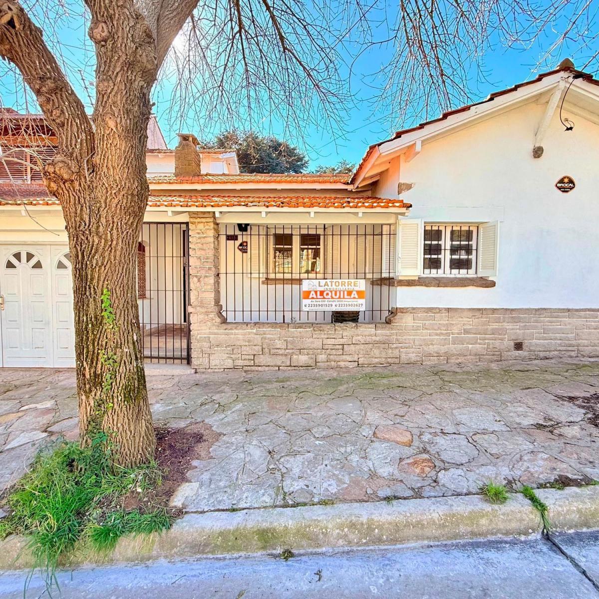 Alquiler 24 meses - apto profesional O vivienda. chalet de 3 ambientes con garage Y patio.