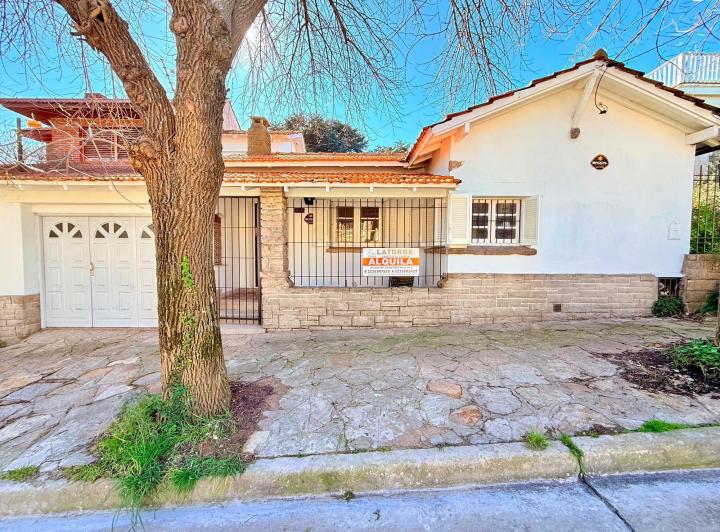 Casa · 130m² · 3 Ambientes · 1 Cochera