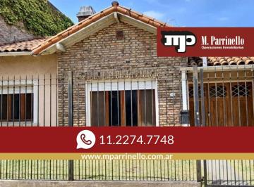 Casa · 97m² · 3 Ambientes · 2 Cocheras · Casa a Reciclar en Barrio Roche - Olivos