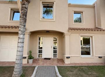 Casa · 5 Ambientes · 2 Cocheras · Se Vende Hermosa Casa 3 Dorm - Solares de Santa María 3 Arguello