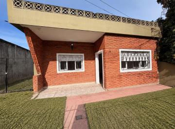 Casa · 56m² · 2 Ambientes · 2 Cocheras · Venta Casa 2 Amb Monte Grande Garage Pileta Jardin