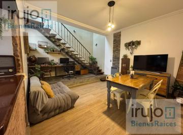 PH · 82m² · 4 Ambientes · PH en Floresta - 4 Ambientes