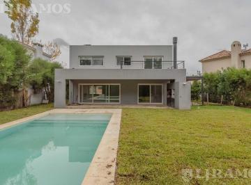 Casa · 190m² · 4 Ambientes · 1 Cochera · Casa con 3 Dorm. en Venta en Los Sauces - Nordelta