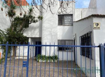 Casa · 209m² · 7 Ambientes · Casa en Venta en Inmejorable Zona, Lomas de San Isidro