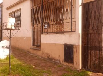 Casa de 3 ambientes, Quilmes · Casa Estilo Americana - Tres Ambientes - con Espacio Guardacoches - Amplios Espacios - Fondo Libre