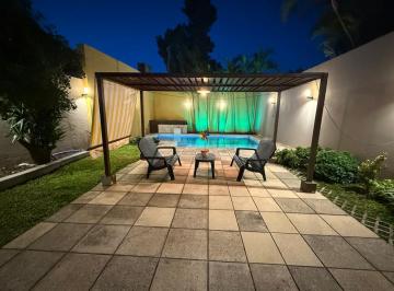 Casa · 295m² · 10 Ambientes · 3 Cocheras · Importante Propiedad en Venta
