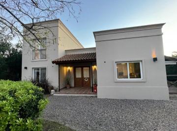Casa · 160m² · 6 Ambientes · 2 Cocheras · Hermosa Casa en Venta Barrio El Mirasol Pilar