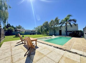 Casa · 90m² · 4 Ambientes · 2 Cocheras · Casa en Roldán en Zona Residencial. Cerca de Funes