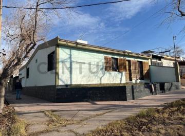 Casa · 150m² · 5 Ambientes · 2 Cocheras · Casa en Alquiler - Las Heras