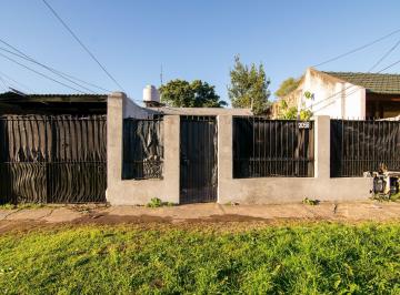 Casa · 130m² · 5 Ambientes · 1 Cochera · Venta Casa Multifamiliar V. de Mayo Apto Credito