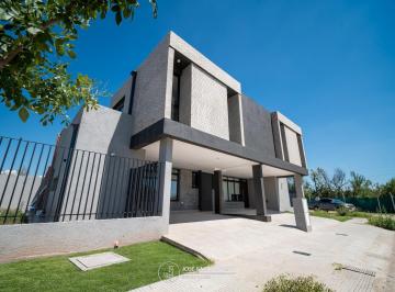 Casa · 175m² · 4 Ambientes · 2 Cocheras · Dúplex 3 Dorm. con Cochera Doble - a Estrenar en Campo Chico
