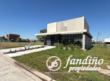 Casa · 623m² · 4 Ambientes · 2 Cocheras · Casa en Canning Chico