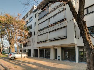 Departamento · 80m² · 5 Ambientes · Venta de Departamento de 3 Dorm., 1 Baño, 1 Toilete, Amplia Baulera, Balcon Al Frente. Edifici