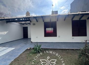Casa · 80m² · 5 Ambientes · 1 Cochera · Casa 3 Dorm. B° Los Quimicos (Arguello Norte)