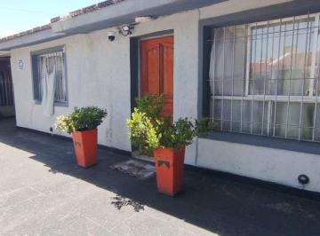 Casa · 132m² · 6 Ambientes · 2 Cocheras · Venta Casa Marquez de Sobremonte 3 Dorm.