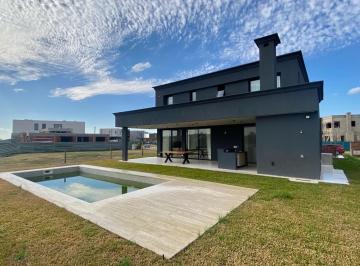 Casa · 200m² · 5 Ambientes · 3 Cocheras · Casa en Alquiler Amoblada y Equipada - Riberas, Puertos del Lago