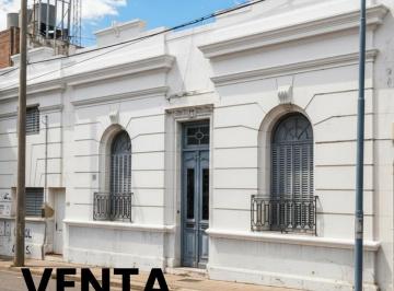 Casa · 284m² · Se Vende Casona en Guemes