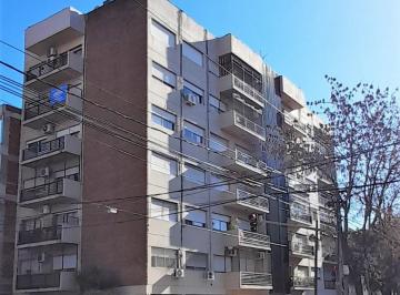 Departamento · 56m² · 3 Ambientes · 1 Cochera · Departamento 3 Ambientes Céntrico con Cochera