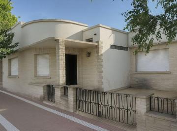 Casa · 102m² · 4 Ambientes · Casa en Venta en Dolores