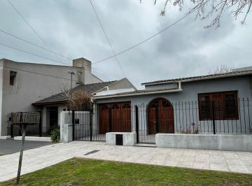 Casa · 110m² · 3 Ambientes · 2 Cocheras · Casa 2 Dorm. en Venta en Dolores con Garage