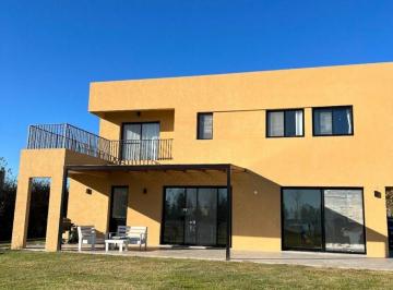 Casa de 6 ambientes, Brandsen · Venta Casa 5 Ambientes Piscina Spa Barrio La Reserva Escondida Golf