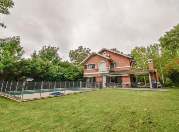 Casa · 137m² · 5 Ambientes · 2 Cocheras · Casa en Venta Solar del Bosque Ezeiza