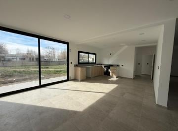 Casa · 150m² · 3 Dormitorios · 1 Cochera · Casa 3 Dorm. en Pozo, Uf 219, Barrio Los Canales, Plottier