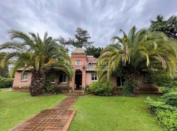 Casa · 172m² · 4 Ambientes · 2 Cocheras · Casa en Venta y Alquiler 4 Ambientes en La Tradición
