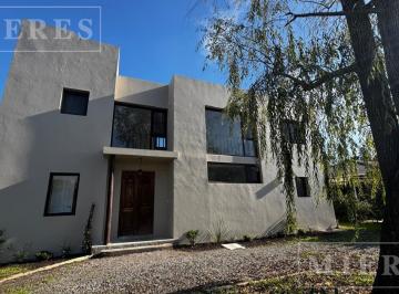 Casa · 183m² · 5 Ambientes · Casa en Alquiler en El Portillo