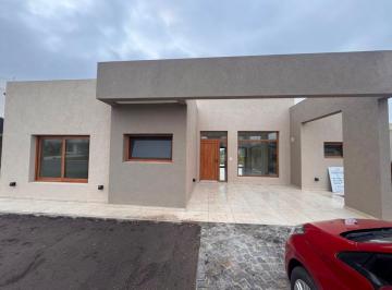 Casa de 4 ambientes, Ezeiza · Hermosa Casa a Estrenar en Venta en Barrio San Felipe