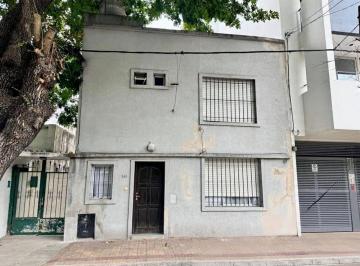PH · 127m² · 6 Ambientes · Casa PH en Venta La Plata 2/3 Dorm. Jardin