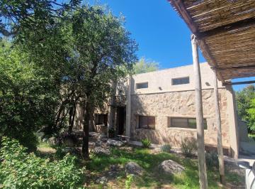 Casa · 138m² · 5 Ambientes · 1 Cochera · Casa en Venta a 500 m de La Plaza en San Javier, Traslasierra!