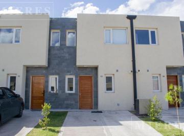 Casa · 80m² · 3 Ambientes · 1 Cochera · Impecable Duplex en Alquiler en Spring Park, Pilar