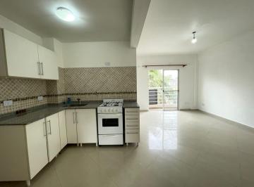 Oficina comercial · 36m² · 2 Ambientes · Alquiler 2 Amb Al Fte Apto Profesional en Ramos Mejia