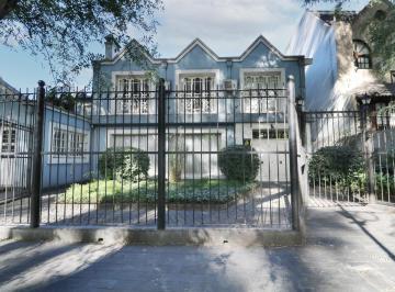 Casa · 306m² · 6 Ambientes · 3 Cocheras · Casa Sobre Av Tipas Ciudad Jardin - Acepta Permuta