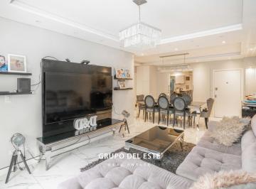 Departamento · 137m² · 4 Ambientes · 1 Cochera · Departamento en Palermo Chico